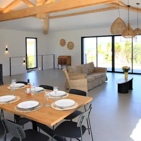 La Madrague-villa/piscine Vue Mer/clim/wifi * הייר