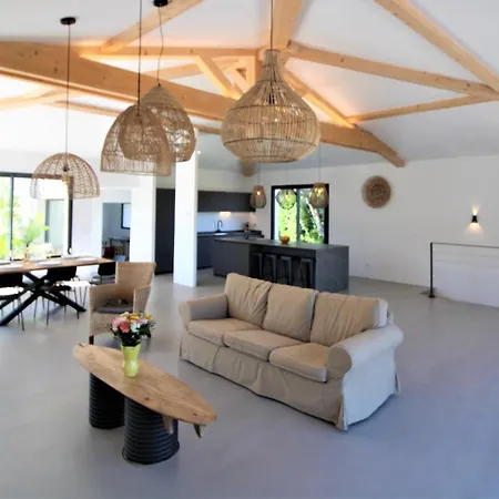 La Madrague-villa/piscine Vue Mer/clim/wifi וילה