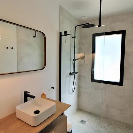 La Madrague-villa/piscine Vue Mer/clim/wifi * הייר